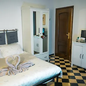 https://la-stanza-di-isabel.it-tuscanyhotel.com